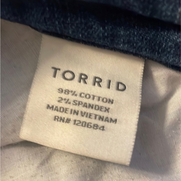 Plus size Blue Jean Shorts - Picture 5 of 5